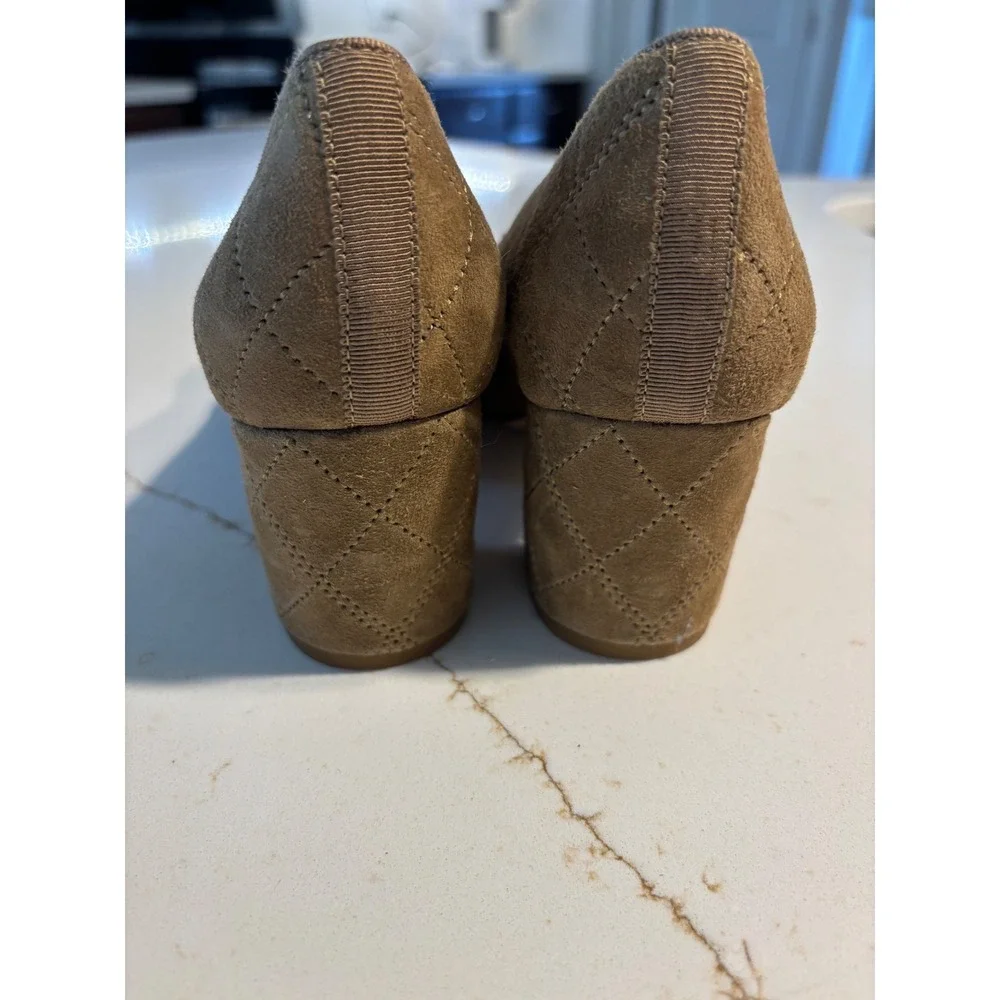 Nine West Womens Olive Tan Quilted Suede Block Heel Pumps Round Toe Size 6.5M